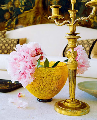 beautiful vignettes, gold, pink and white decor