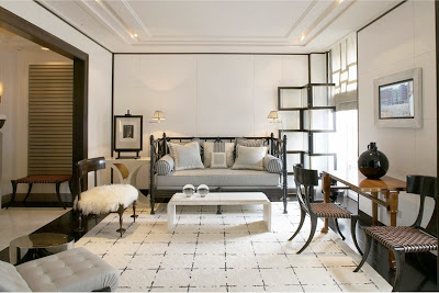 Thomas Urquijo living room design with klismos chairs via belle vivir blog