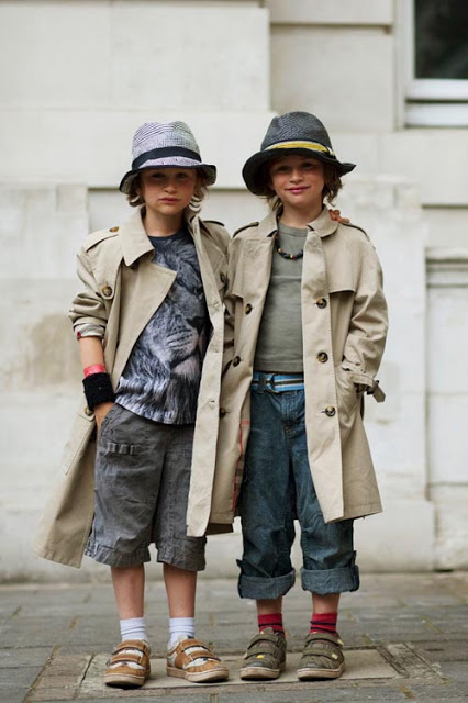 how to wear trench coat fashionably via belle vivir interior design blog