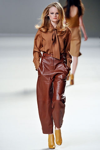 slouchy leather pants via belle vivir blog