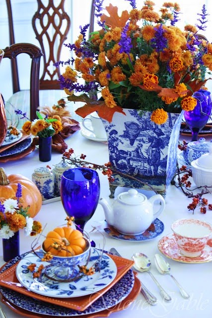 thanksgiving table setting decorating ideas blue and white