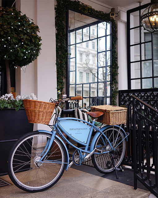The Kensington Hotel bike London via Belle Vivir blog 