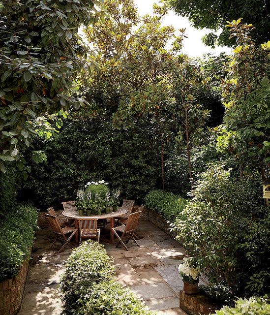 Caroline Sieber's London home -backyard- Caroline Sieber's home belle vivir blog