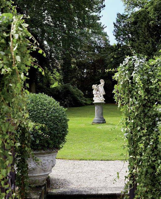 Caroline Sieber's London home -garden- Caroline Sieber's home belle vivir blog