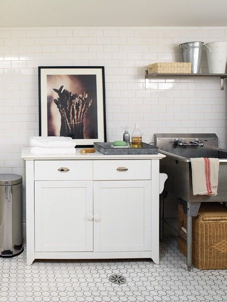 laundry room ideas via belle vivir blog