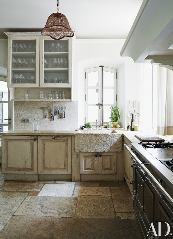 frederik Fekkai's vacation home in provence kitchen via belle vivir
