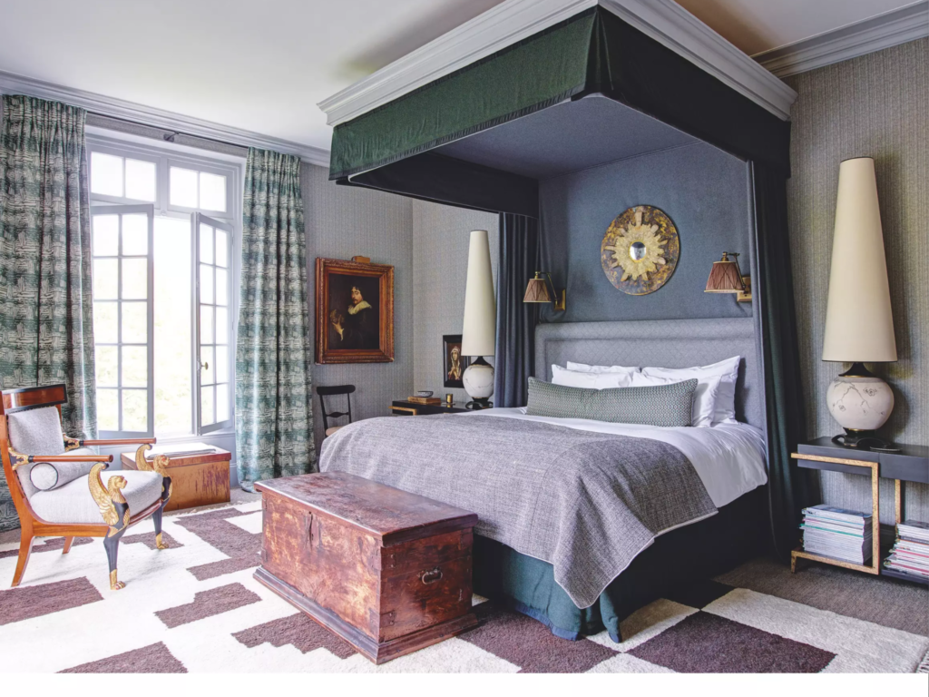 Jean Louis Deniot's Chateau in Chantilly bedroom via blle vivir blog