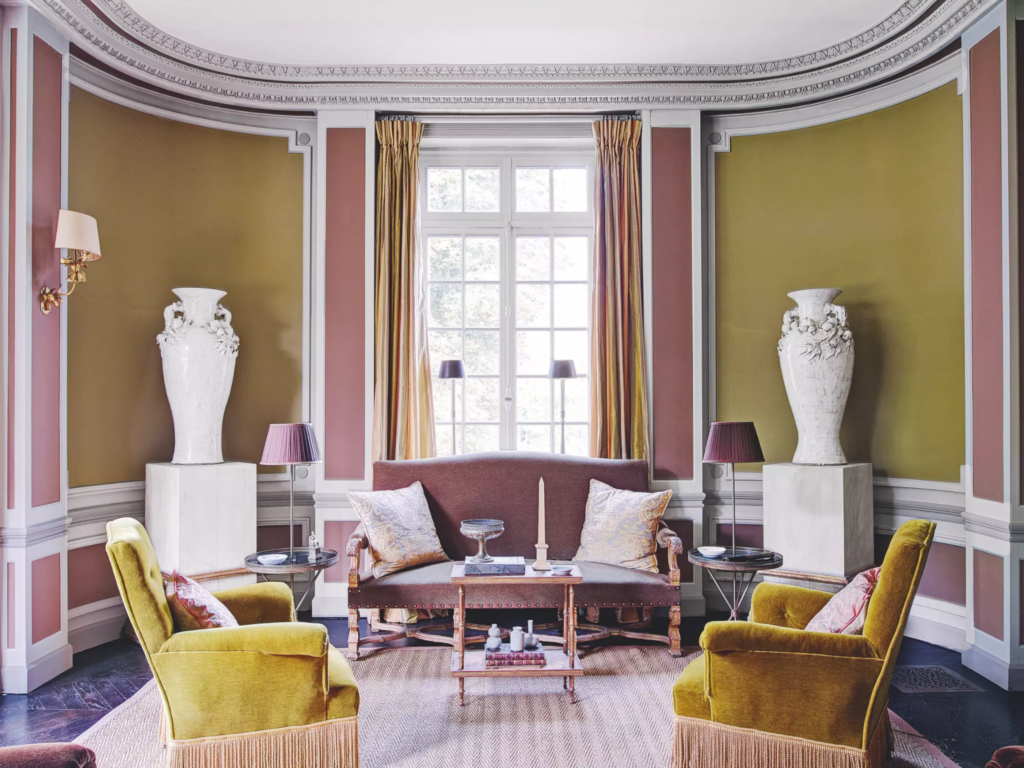 Jean Louis Denoit's Chateau in Chantilly living room via blle vivir blog