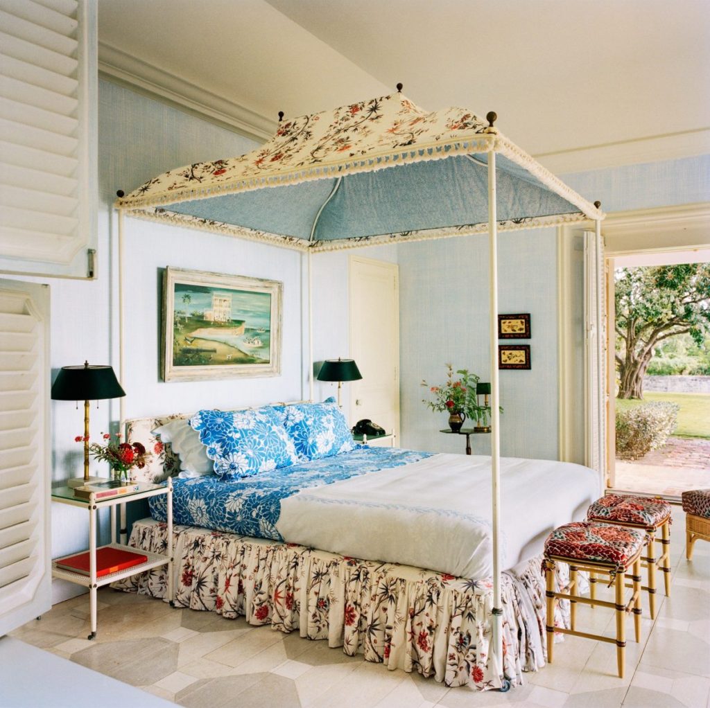 Tory Burch's beach home, canopy bedroom