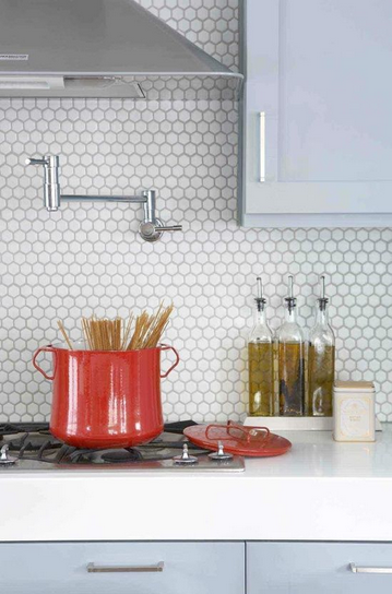 backsplash behind the stove, kitchen design, hexagon backsplash, tile