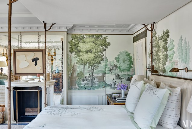 glamorous bedroom, Michael S Smith design Zuber wallpaper