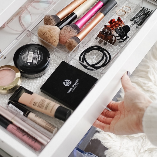 makeup and brushes organitaion, drawer