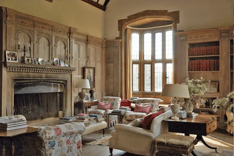 The Wardington Manor wood paneled library